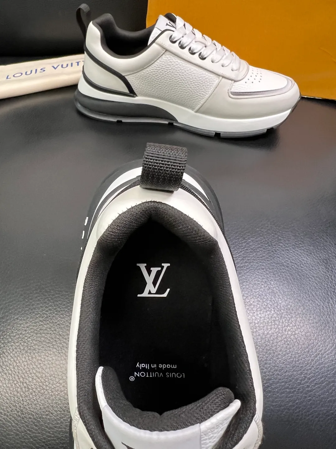 Men's shoes 💰 780 Lv High quality top crafts Louis Vuitton, sports sneakers counter synchronization, uppers imported from Italy, high-quality splicing with colorful and complex crafts, imported lambswool lining soft and comfortable, soles: original soles specially provided by the original factory, T men's shoes 💰U exclusive movable molded soles super comfortable, original and single goods, high quality, welcome to compare, code number 39-44 (customized 38 45)